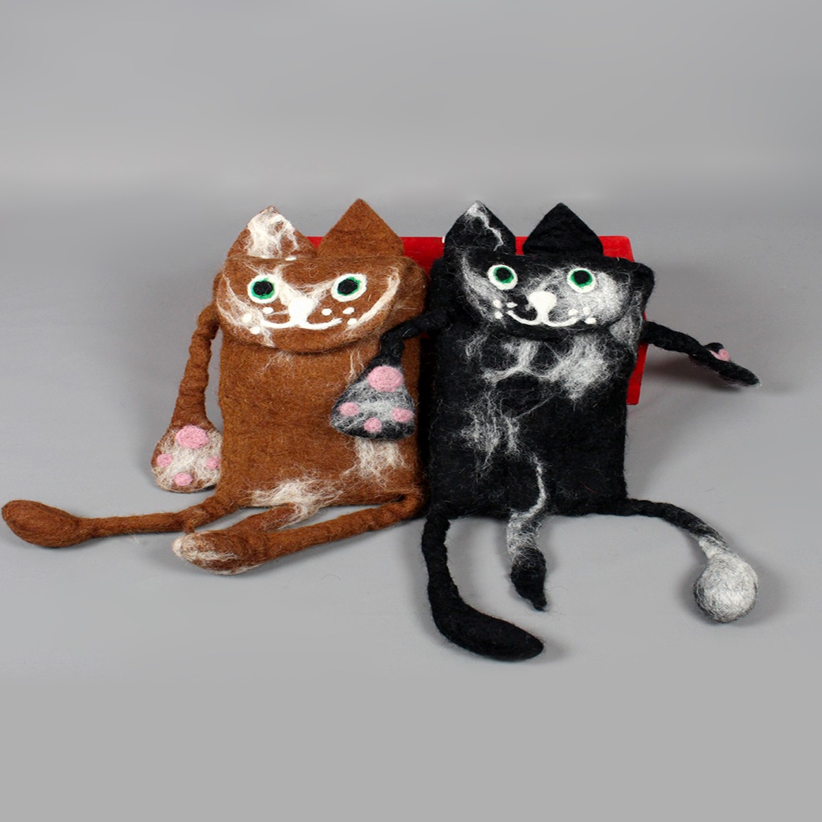 Felt Cat Design Mobile Purse