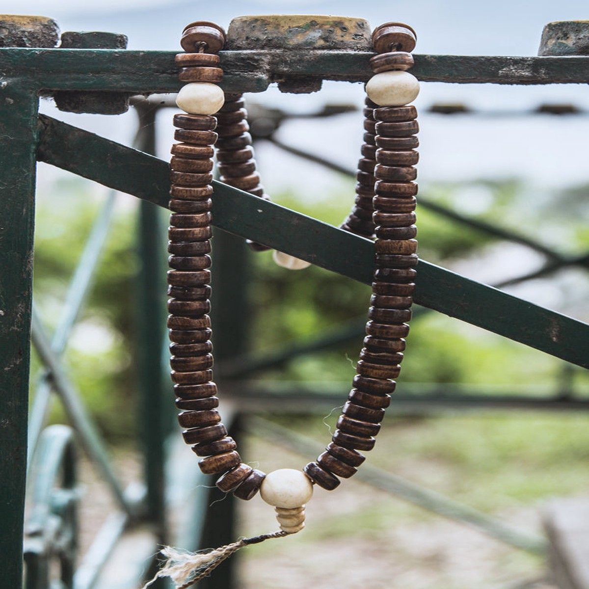 Disk Shaped Mala with White Conch Counter